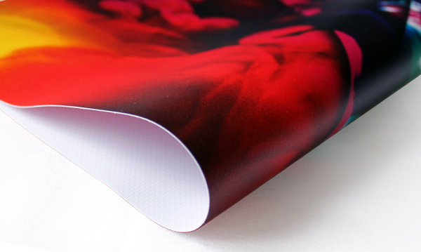 Backlit PVC zur Hinterleuchtung mit Brandschutzzertifizierung (B1) Backlit PVC zur Hinterleuchtung mit Brandschutzzertifizierung (B1)